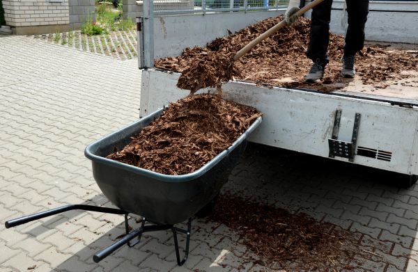 Bulk Mulch Delivery in Seneca