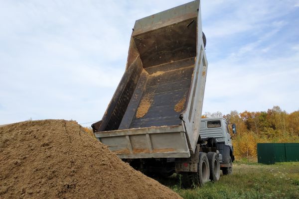 Topsoil Delivery in Seneca