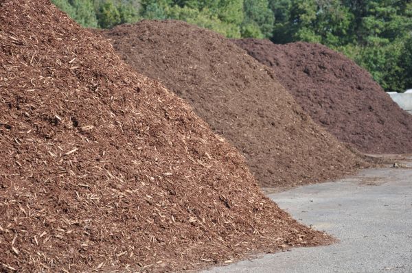 Brown Mulch Delivery in Seneca