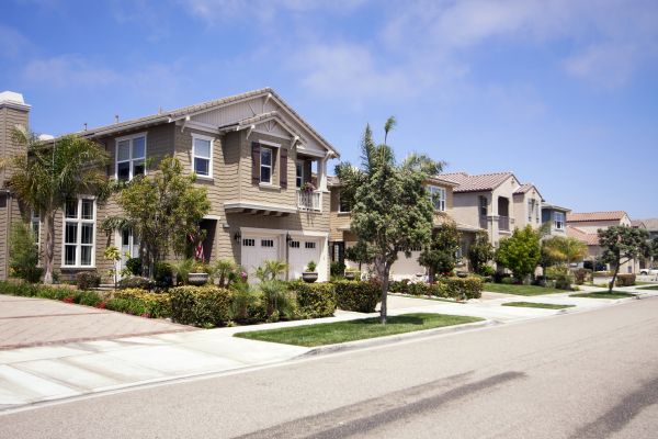 Neighborhood Landscaping in Seneca